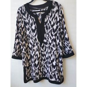 Chicos Travelers Black White Ikat Tunic Top 3/4 Sleeve Split Neck Size 2 12/14